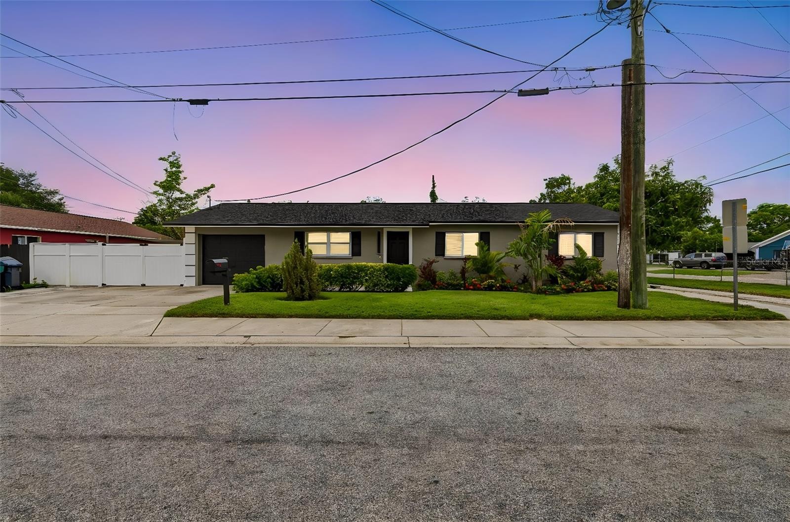 1129 4TH AVE W