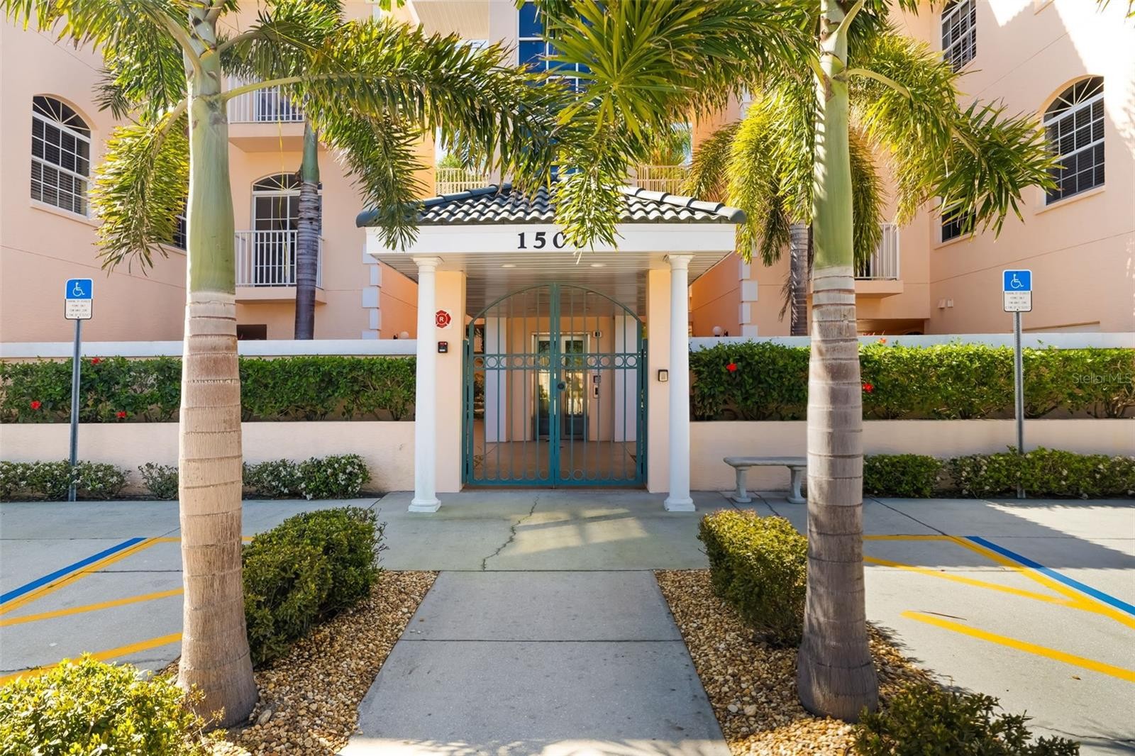 1522 GONDOLA PARK DR #1522