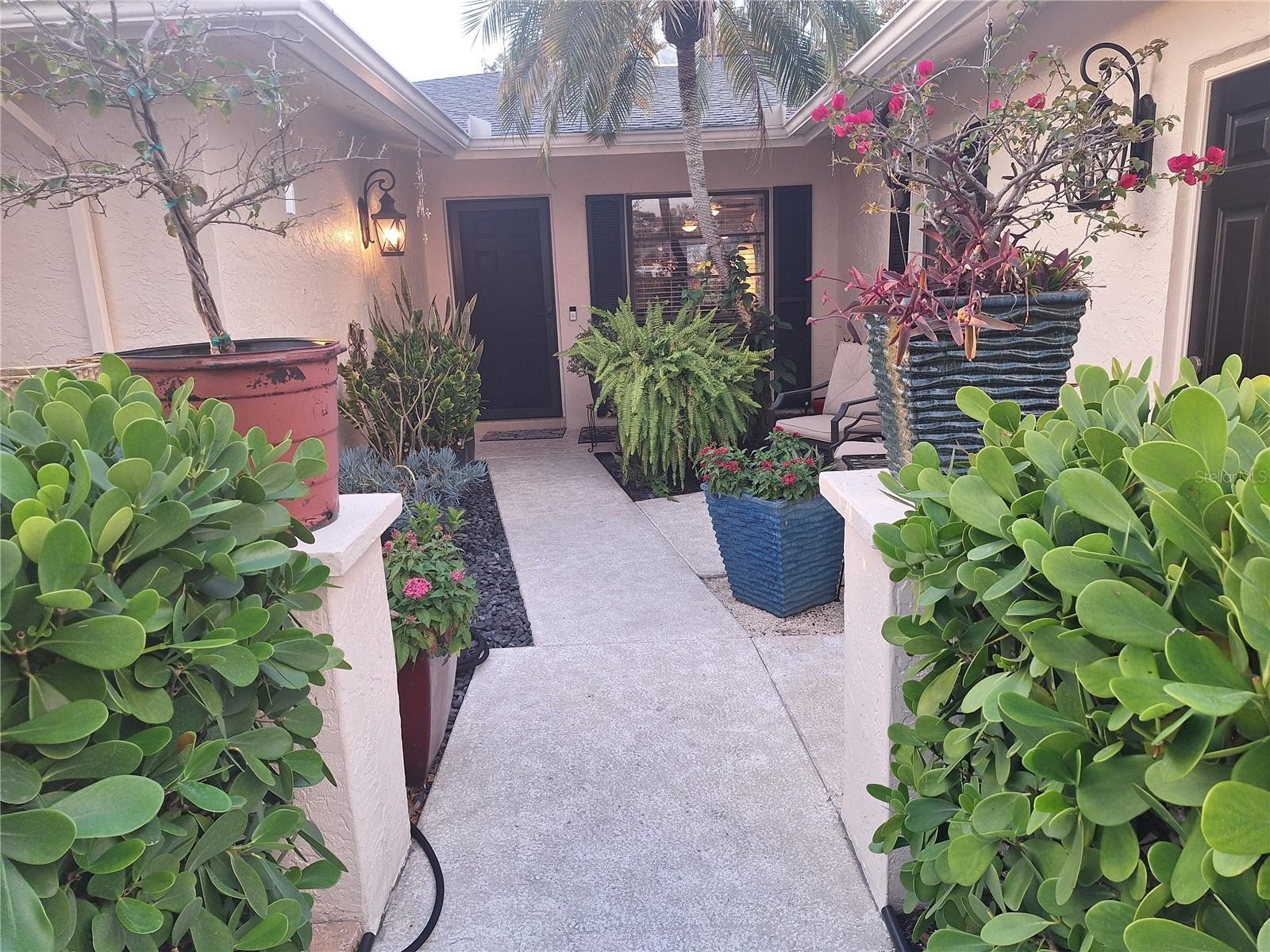 6912 W COUNTRY CLUB DR N