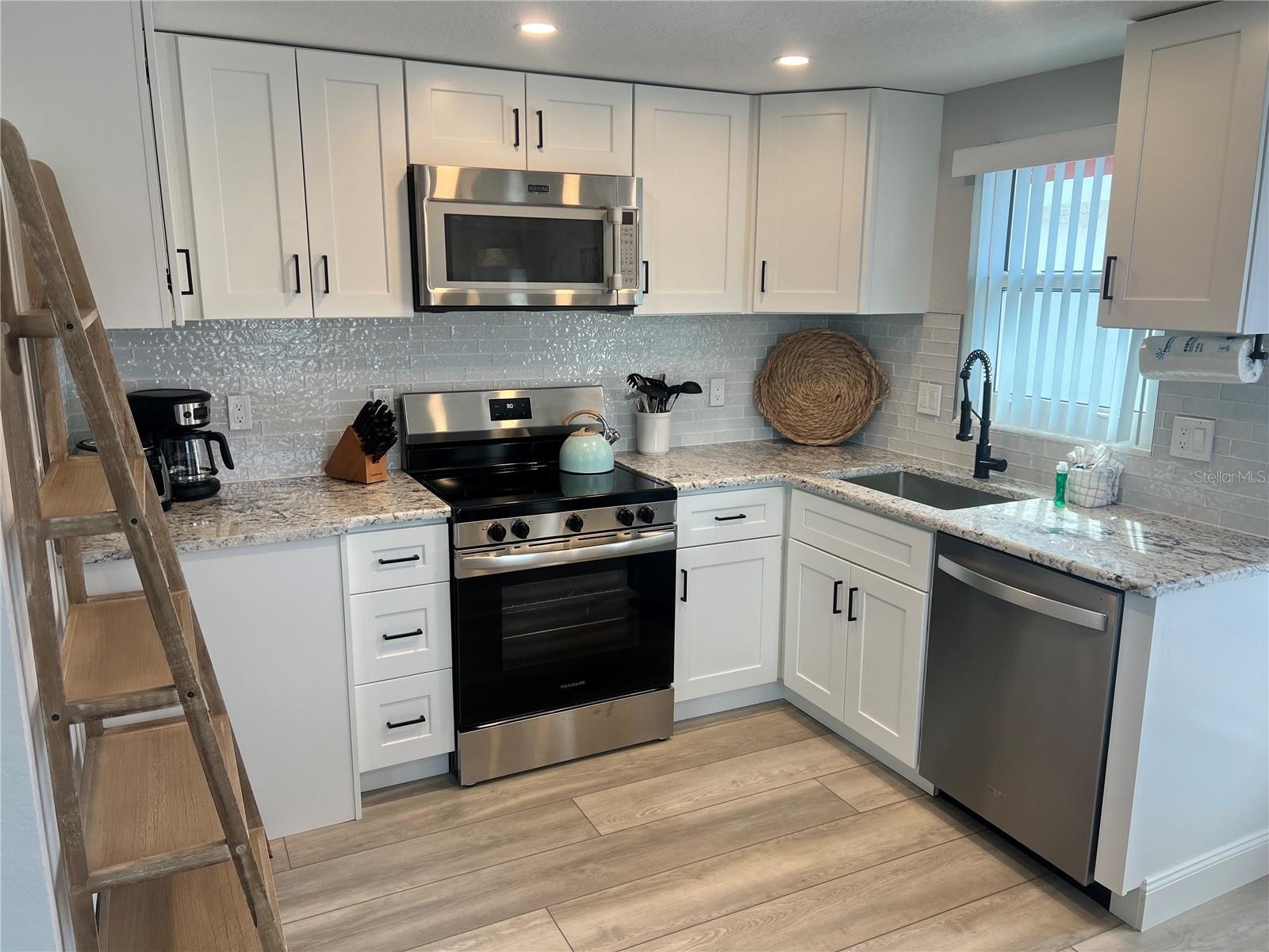 6154 MIDNIGHT PASS RD #D02