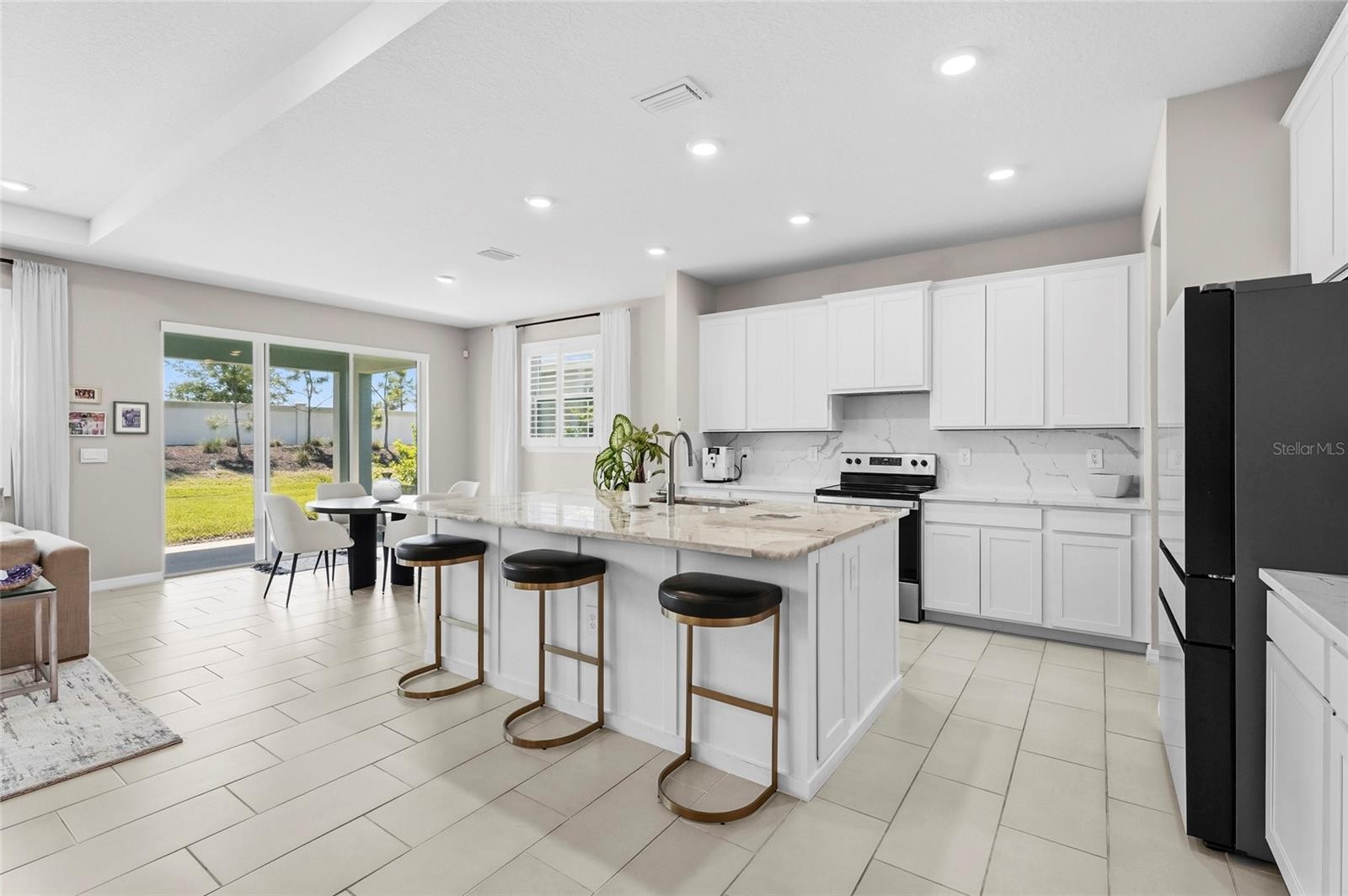 5715 WOODLAND SAGE DR