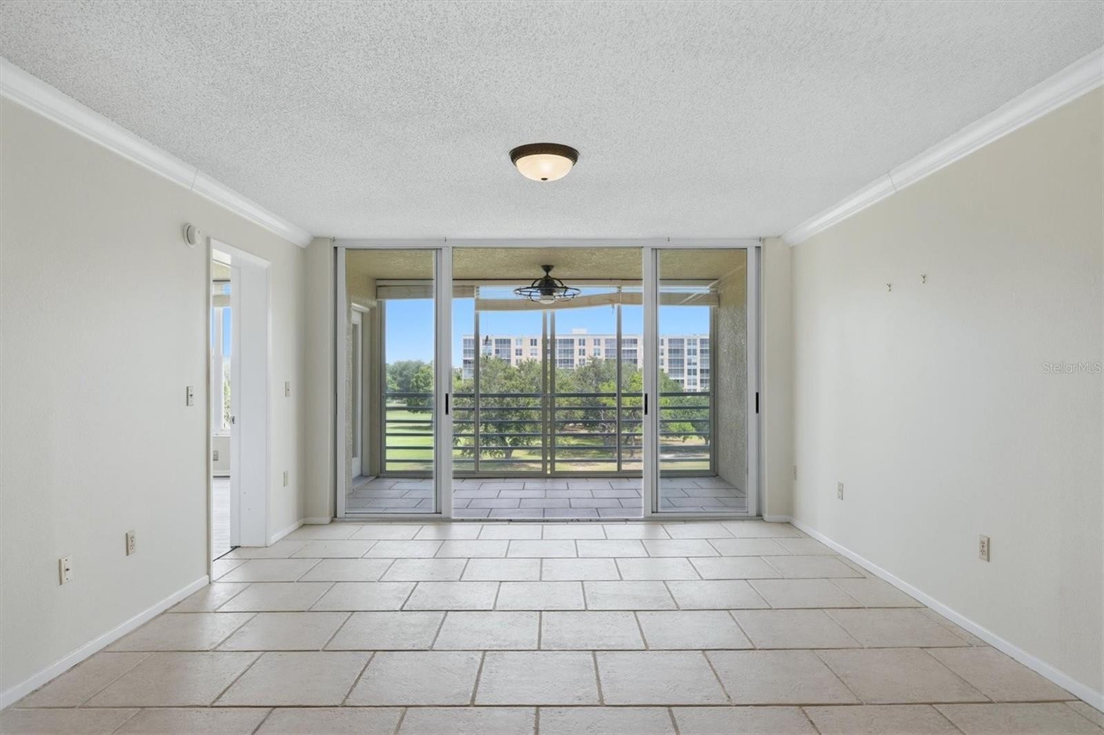 4550 PINEBROOK CIR #403