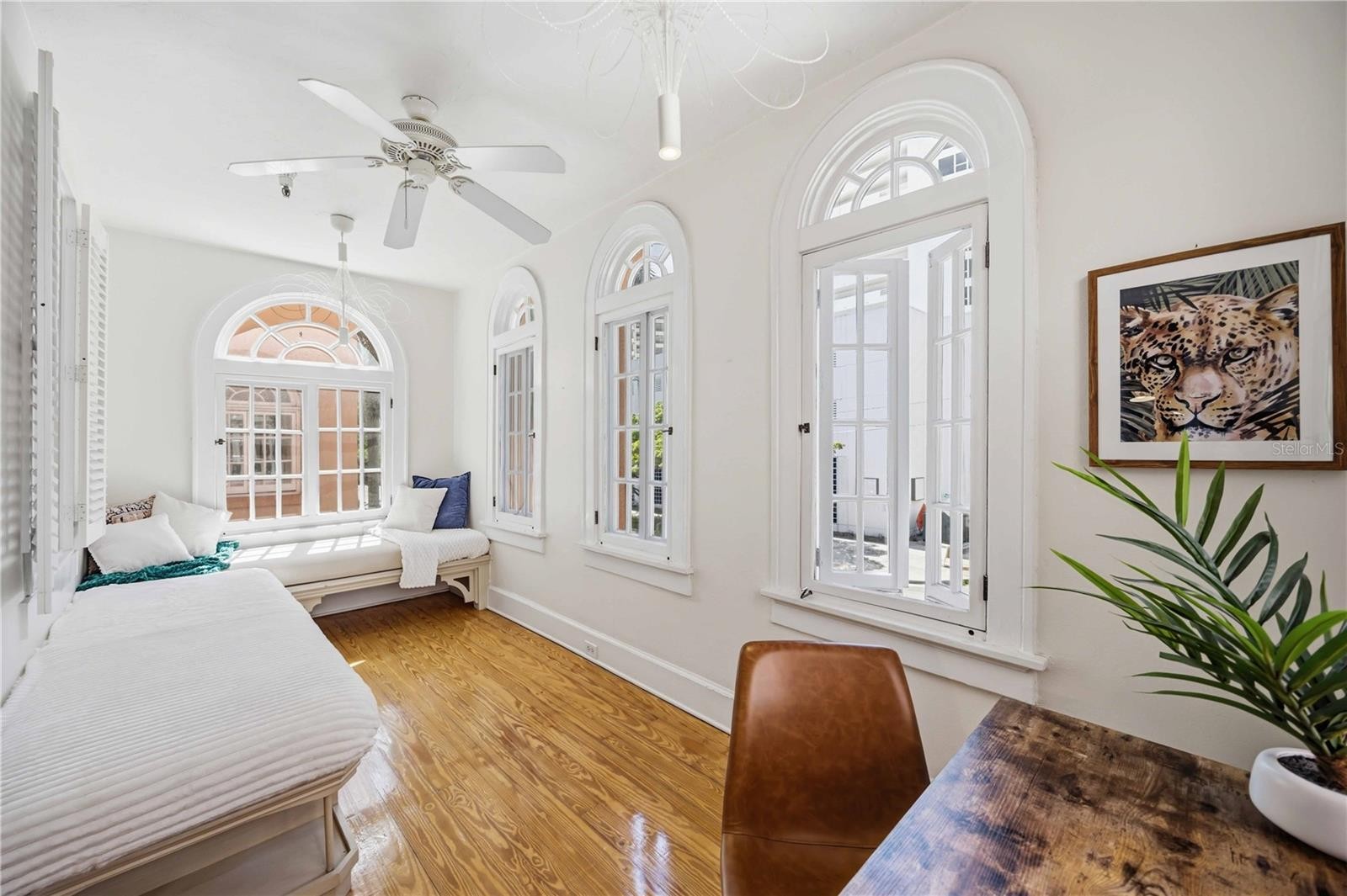 1221 N PALM AVE #203