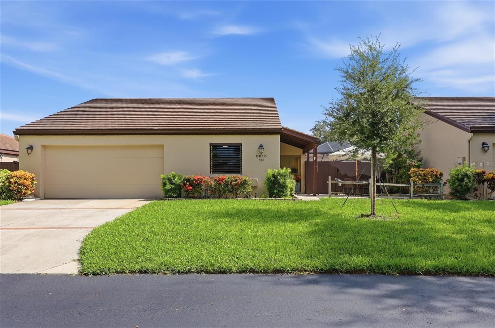 3615 GLEN OAKS MANOR DR