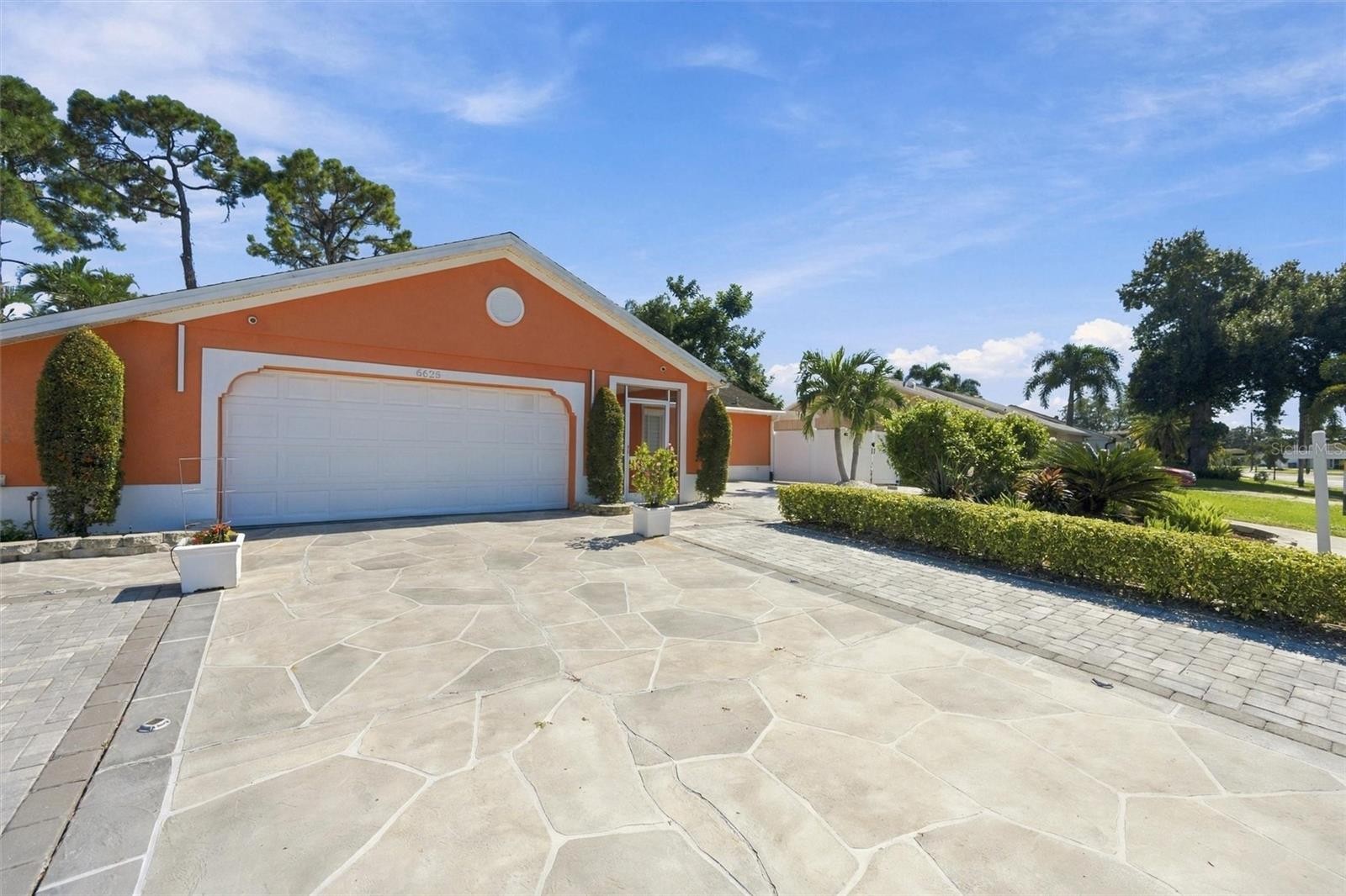 6625 MAUNA LOA BLVD
