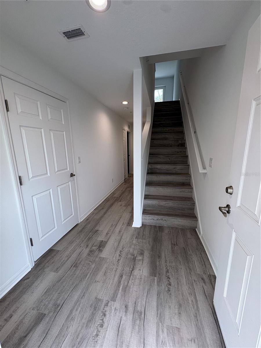 2527 6TH AVENUE DR E