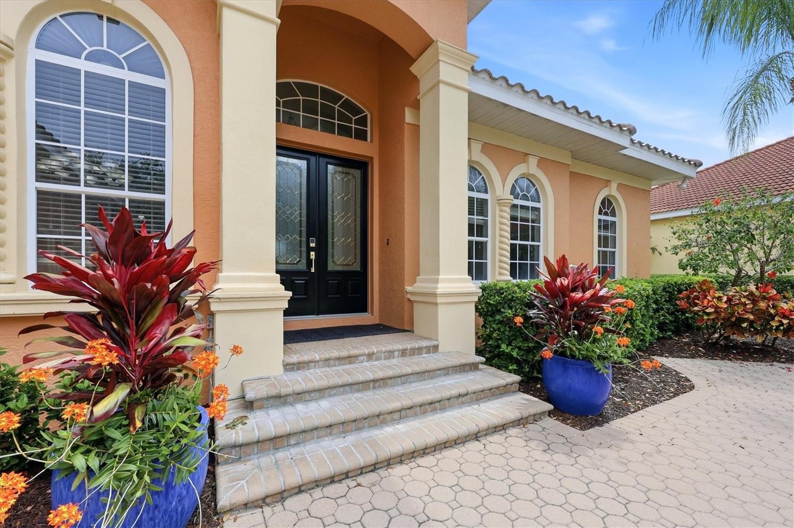 1740 AMBERWYND CIR W