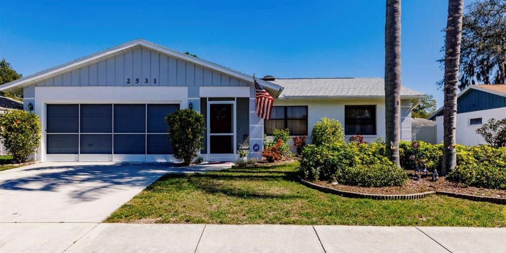 2531 W BURR OAK CT