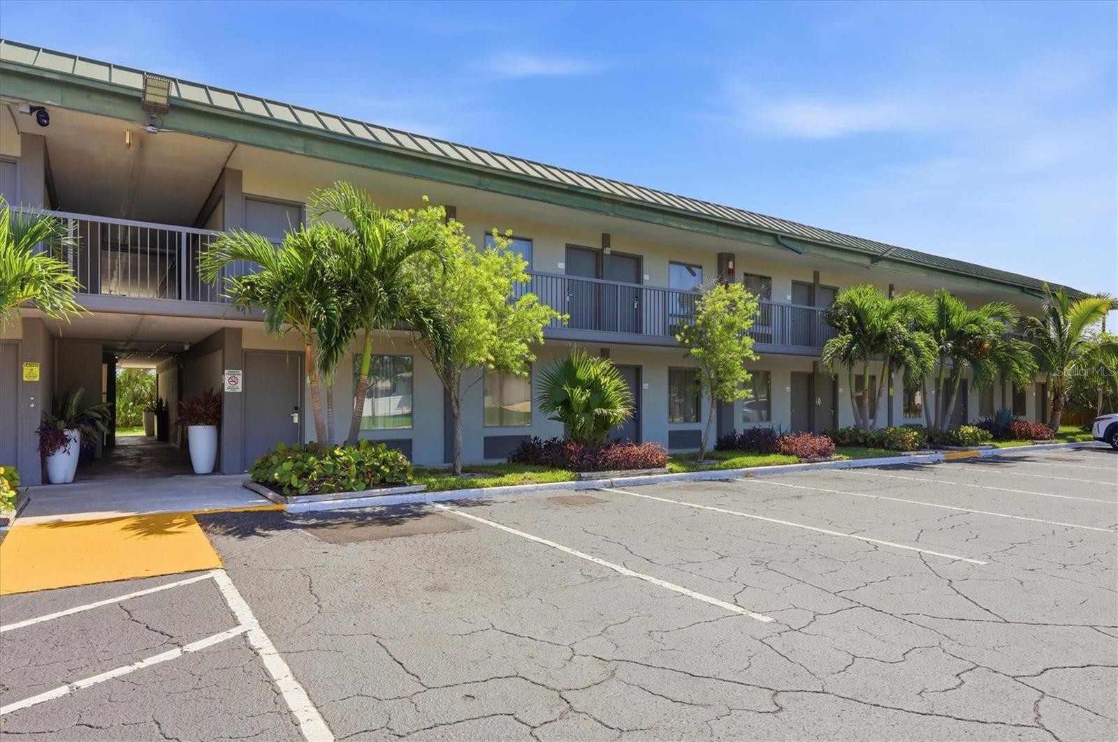 7150 N TAMIAMI TRL #S511