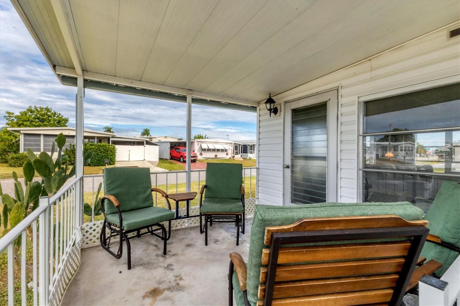 1210 44TH AVENUE DR E