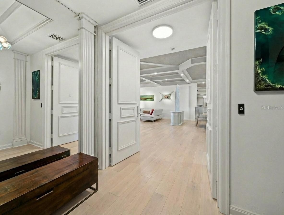 415 L AMBIANCE DR #D306