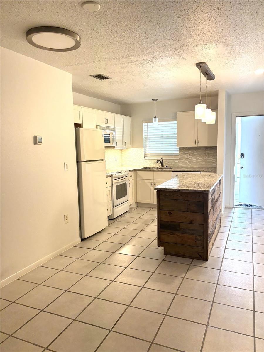 2115 9TH AVE W #6B