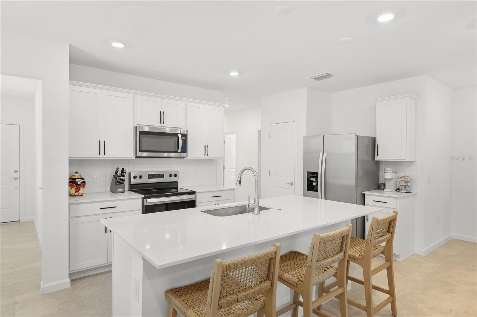 6587 SILVERSTAR DR
