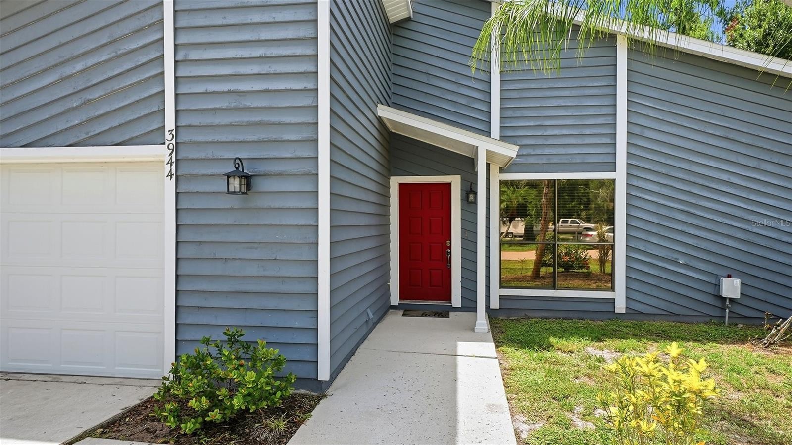 3944 PALAU DR