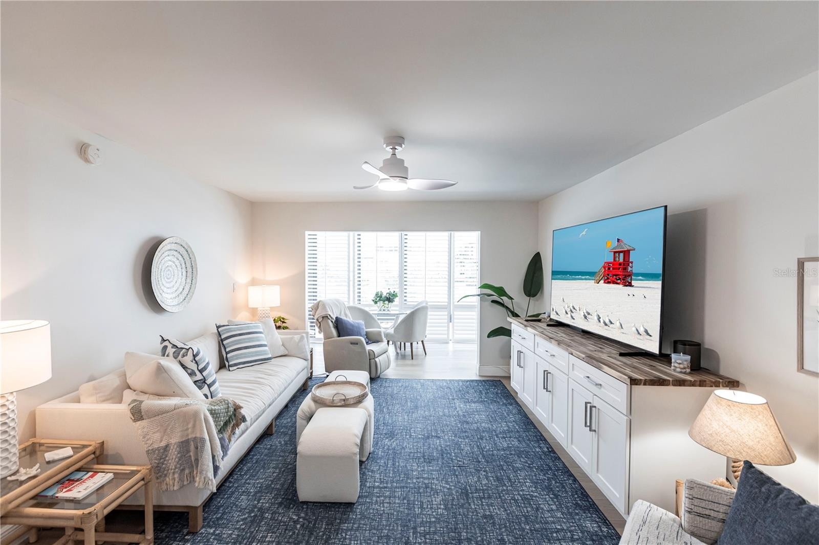 1055 W PEPPERTREE DR #106AA