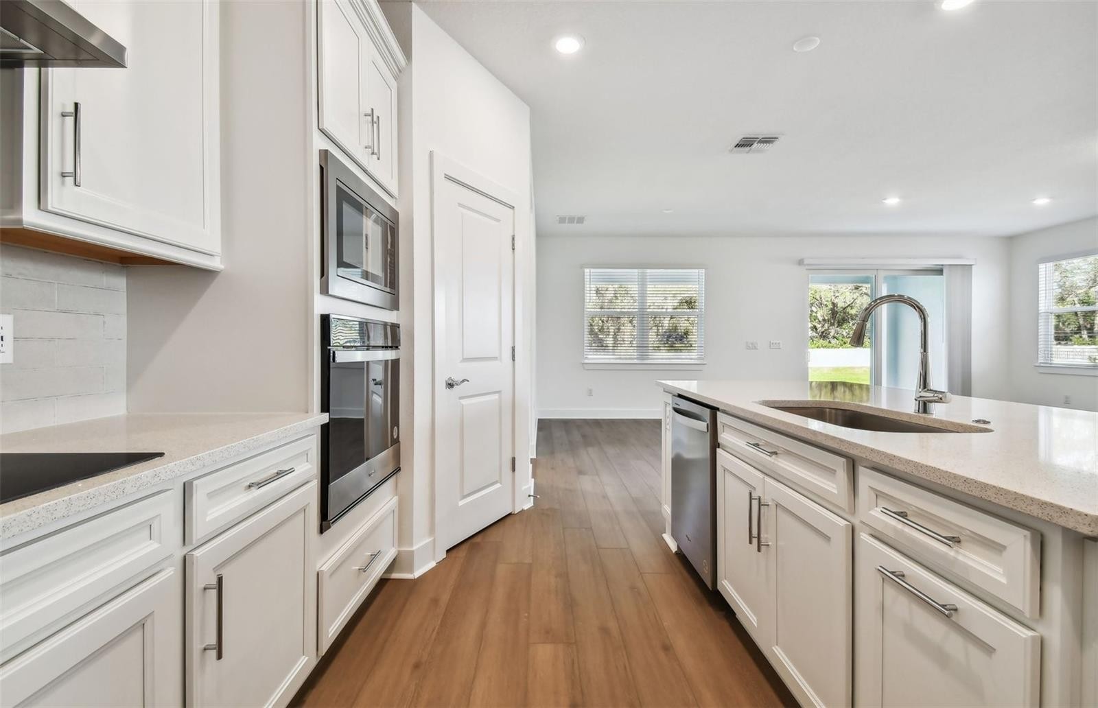 9928 JOHNSON OAKS GLN