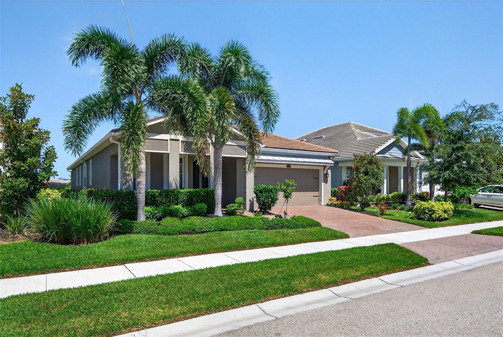 5858 LONG SHORE LOOP