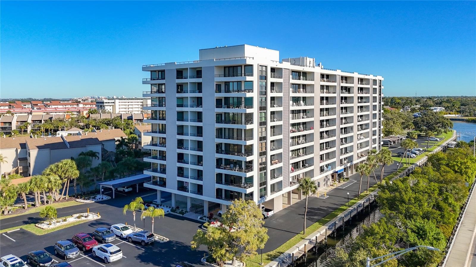 6415 MIDNIGHT PASS RD #702