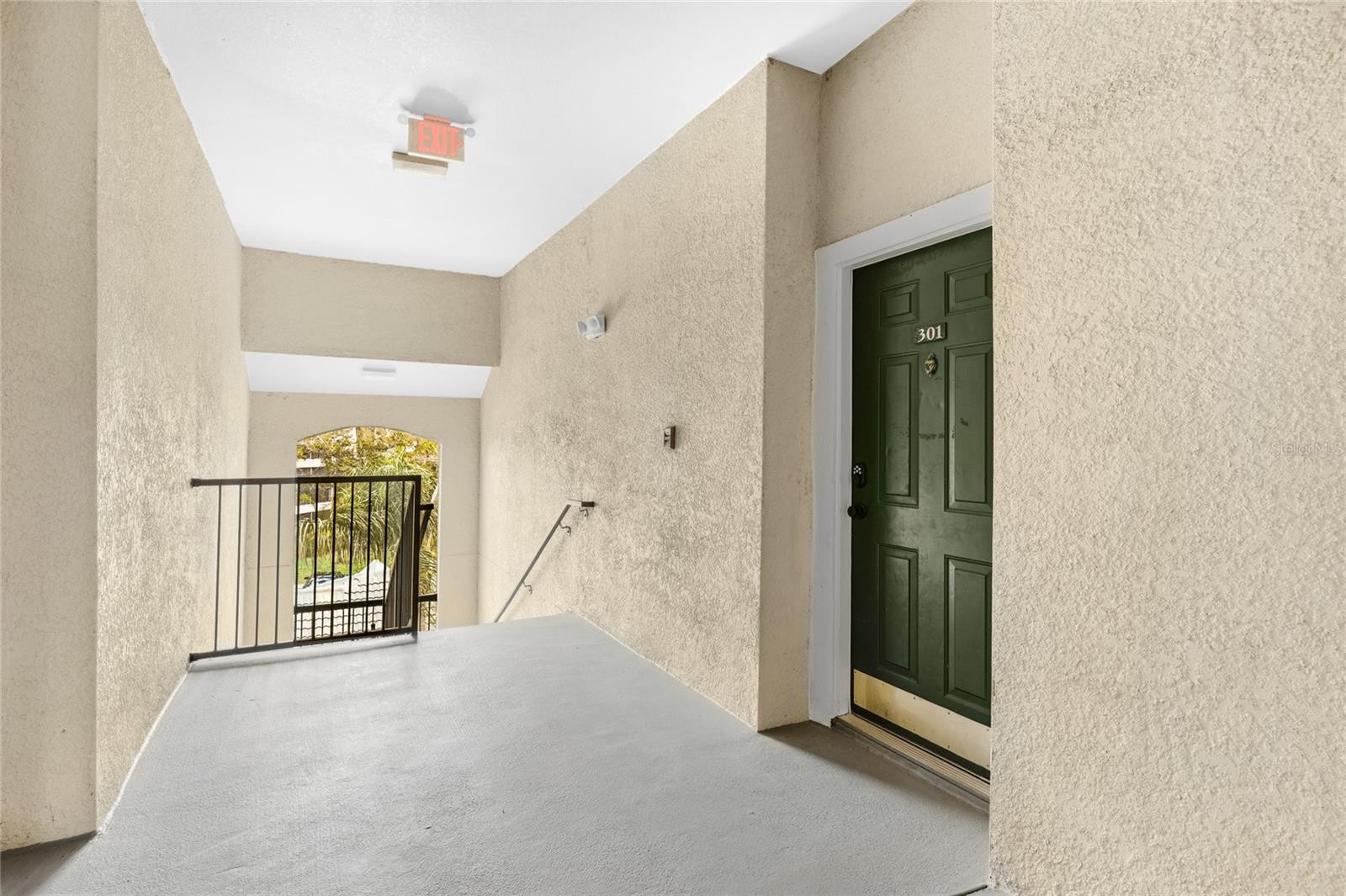 5160 NORTHRIDGE RD #301