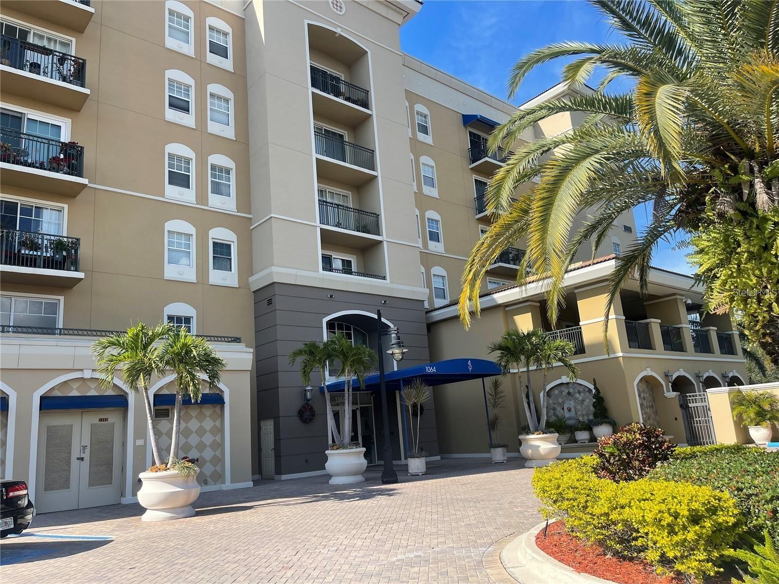 1064 N TAMIAMI TRL #1122