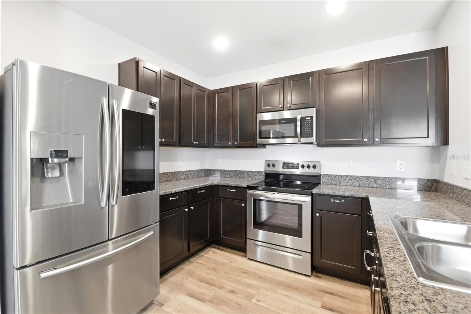 5924 BRIAR ROSE WAY