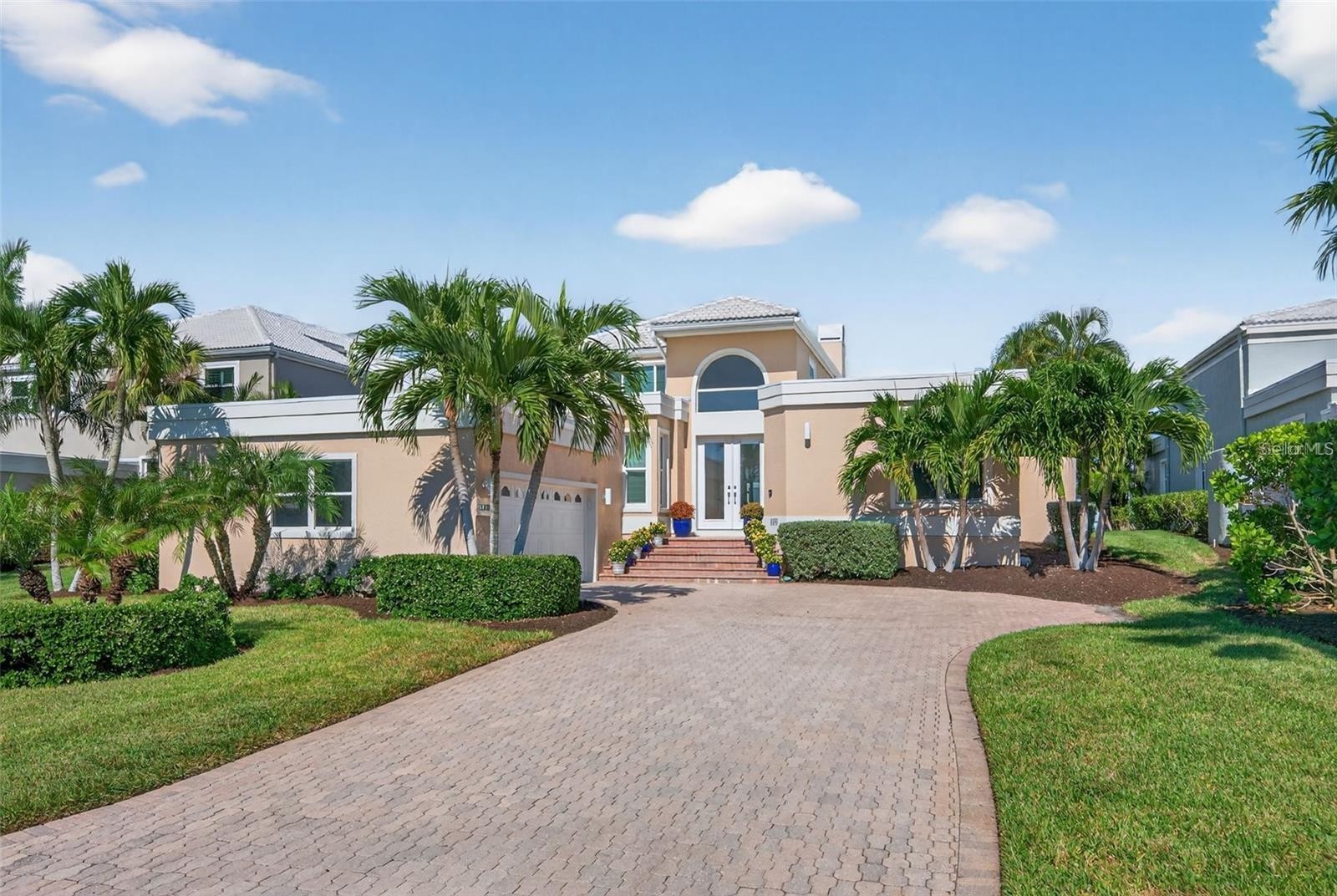 3488 MISTLETOE LN