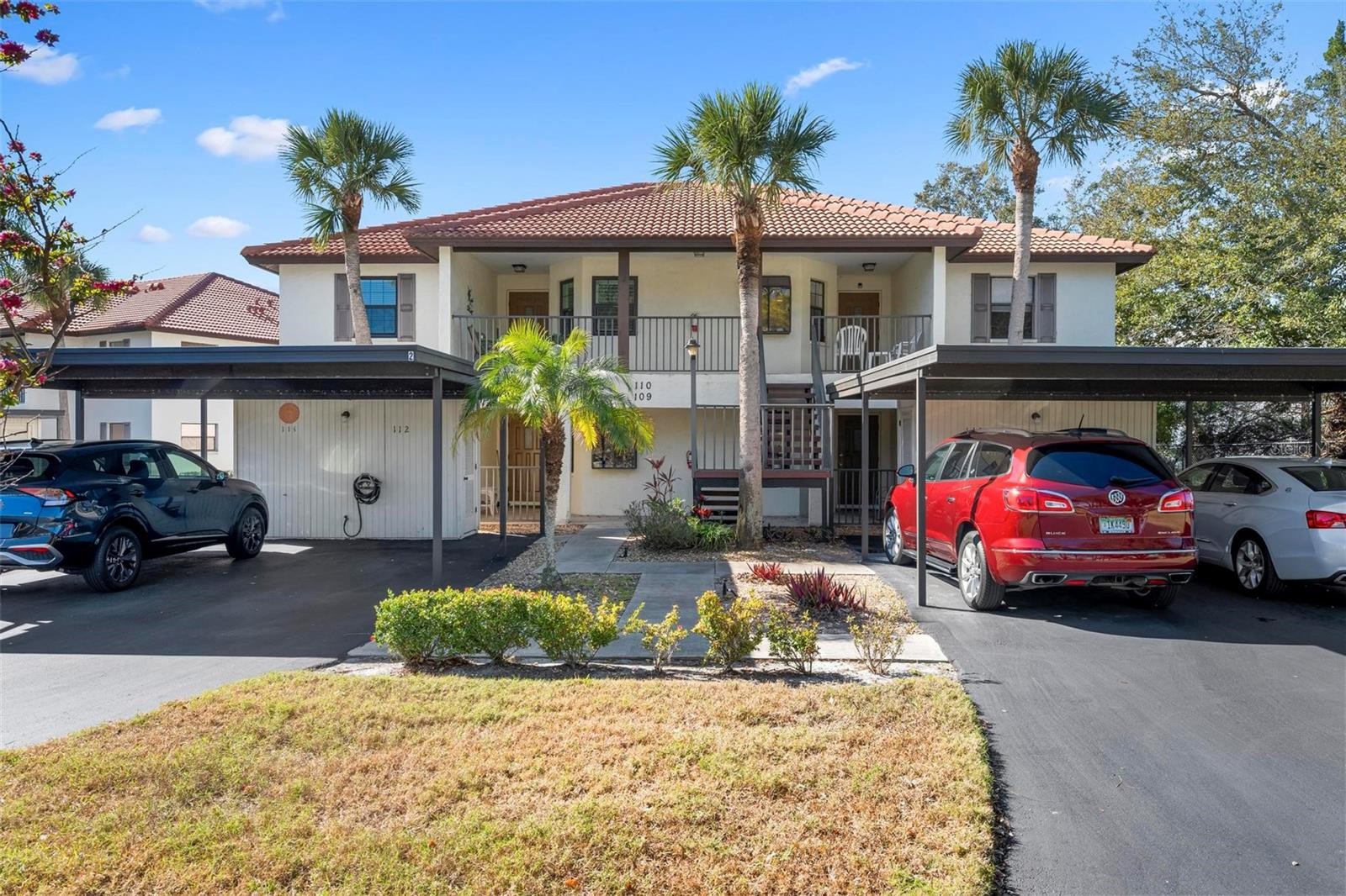 110 PINE HOLLOW DR #110