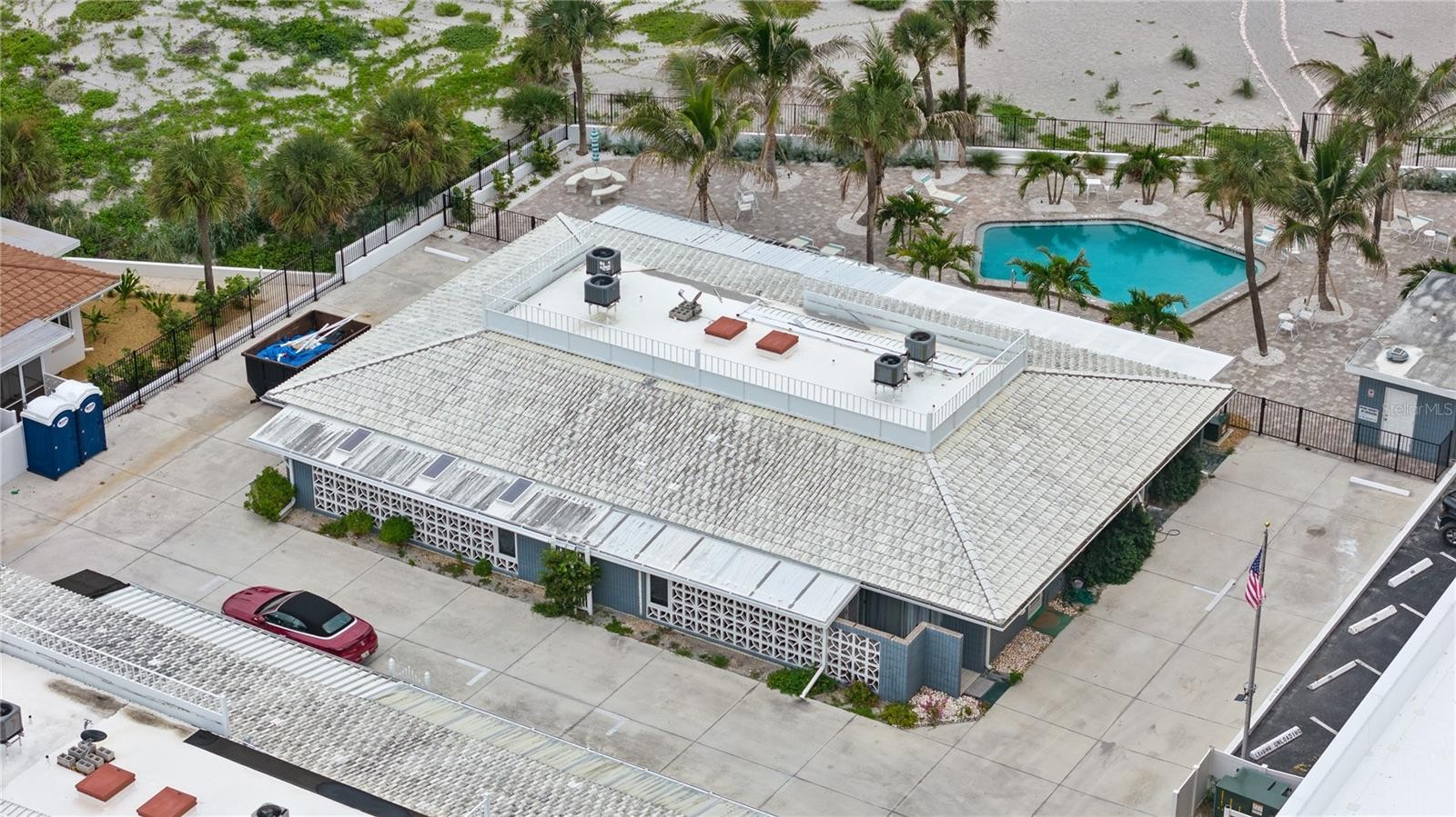 1205 TARPON CENTER DR #E2