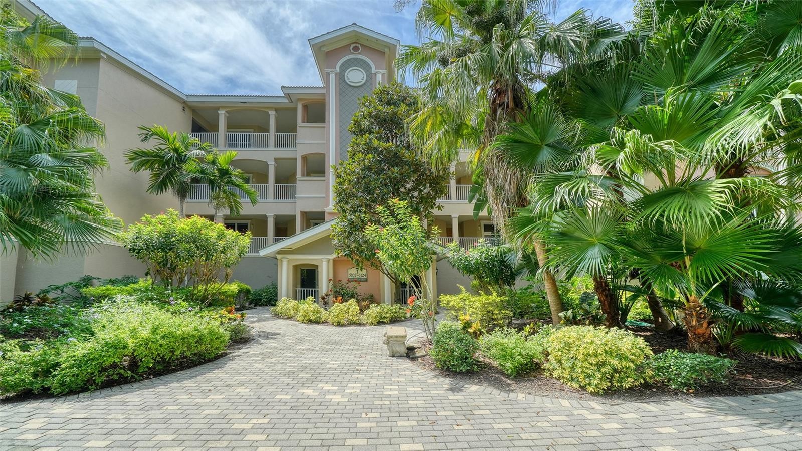 5122 MANORWOOD DR #4B