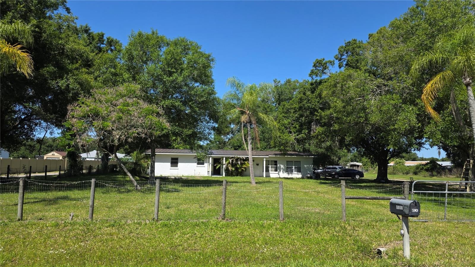 1808 ZIPPERER RD
