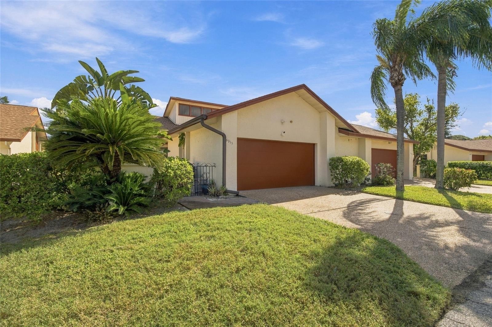 6015 COURTSIDE DR