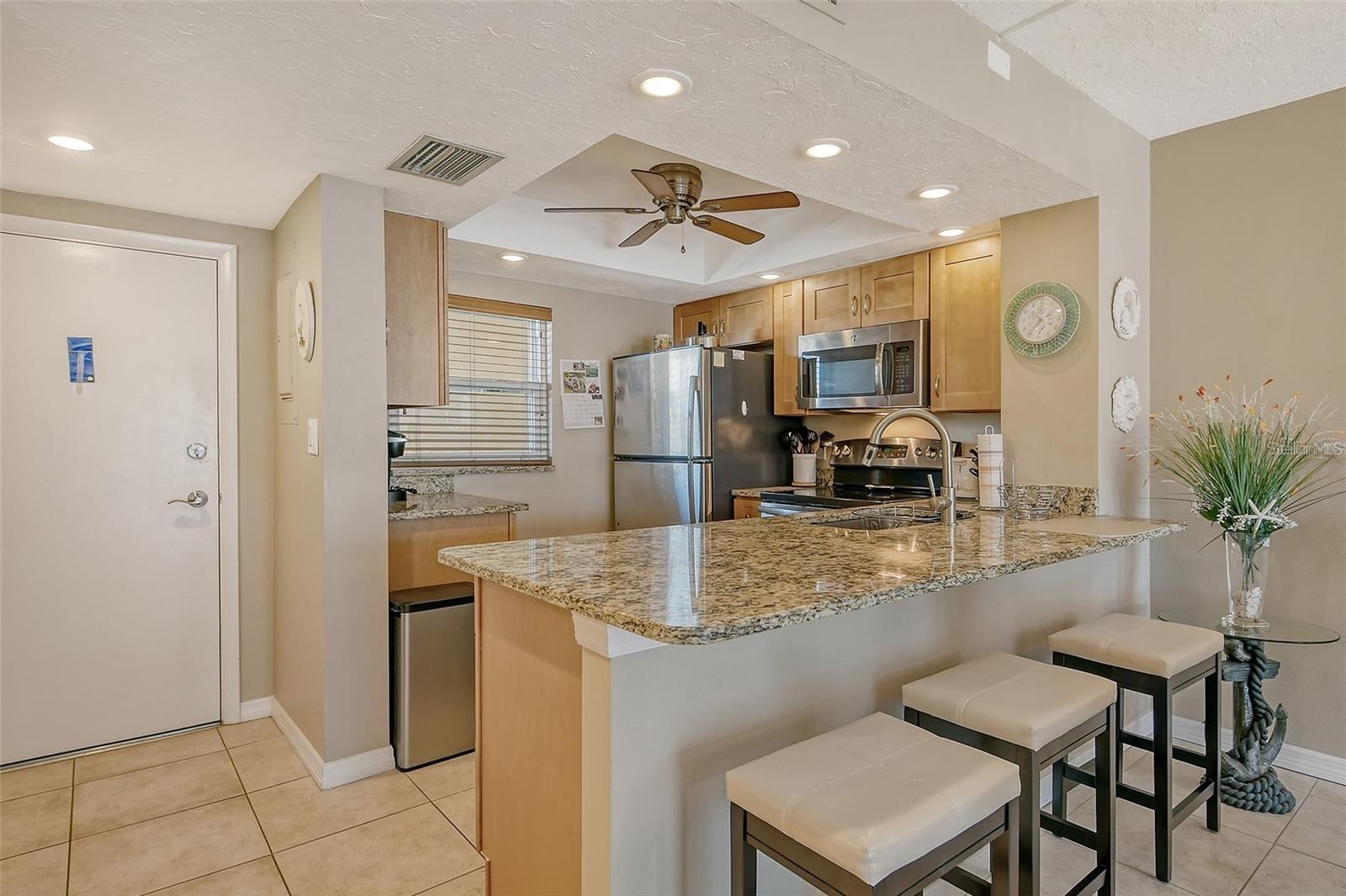 1300 N PORTOFINO DR #305