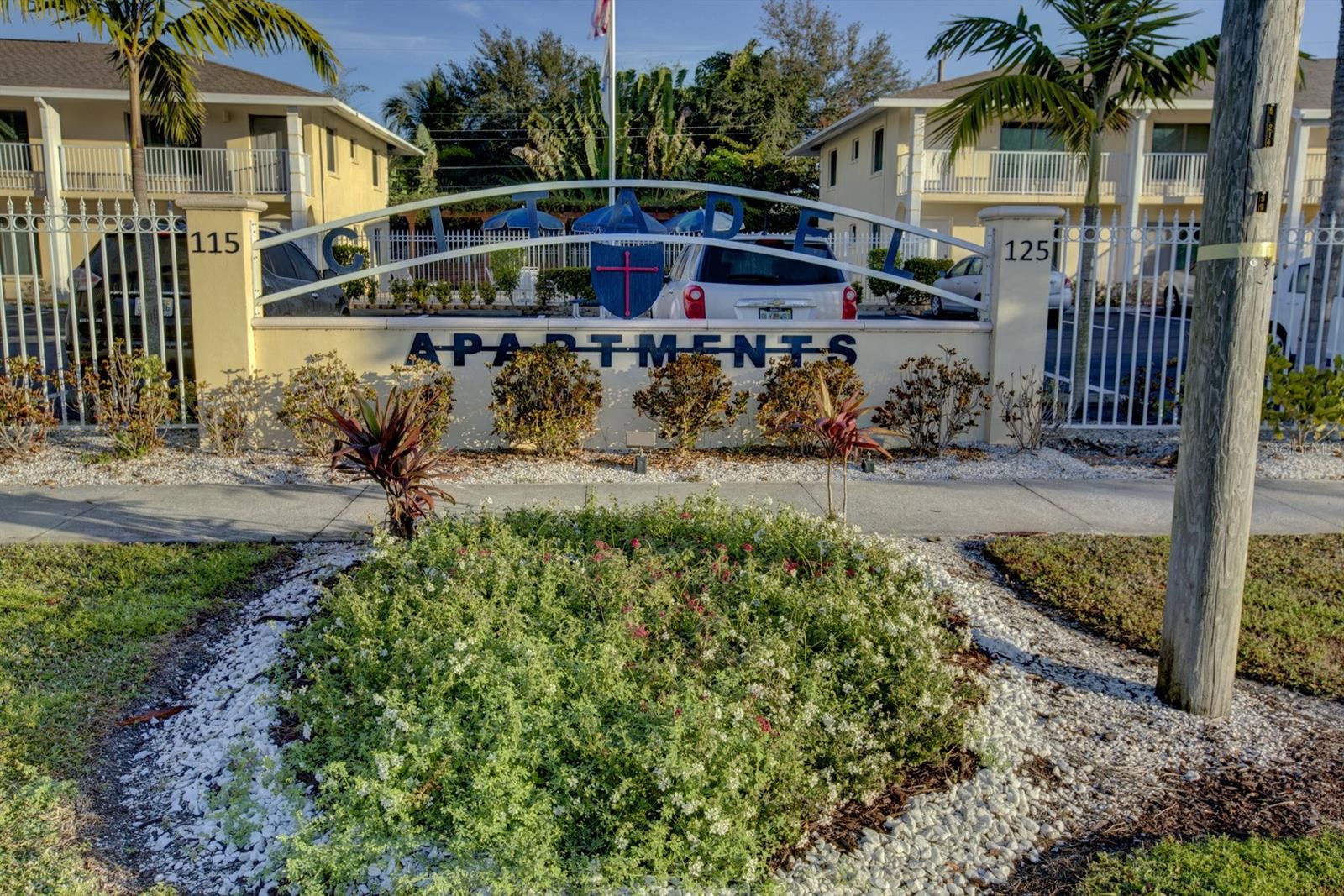 115 AIRPORT AVE E #3