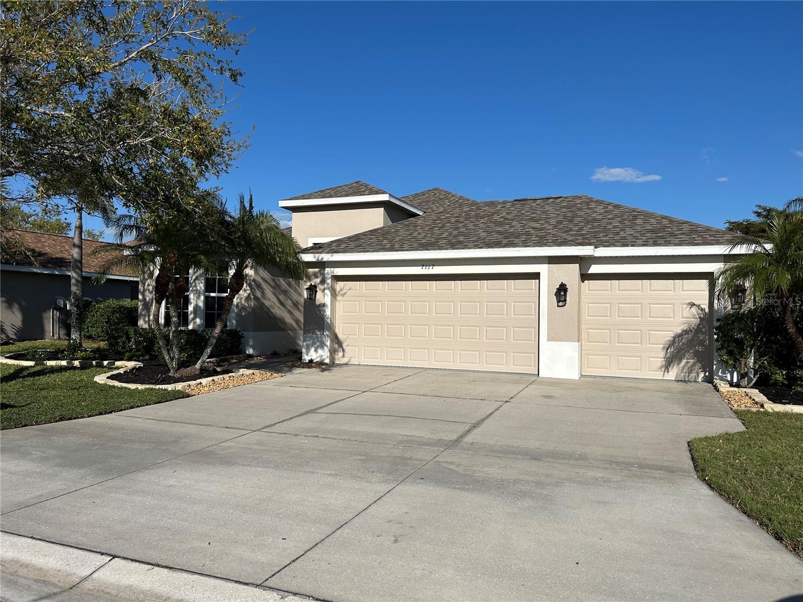 7117 50-TH AVE CIR E