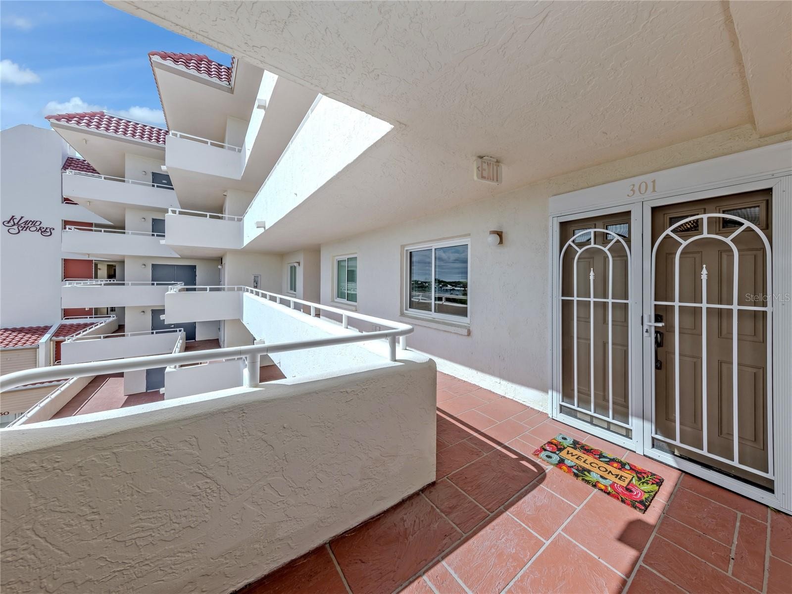 550 W FLAMINGO DR #301