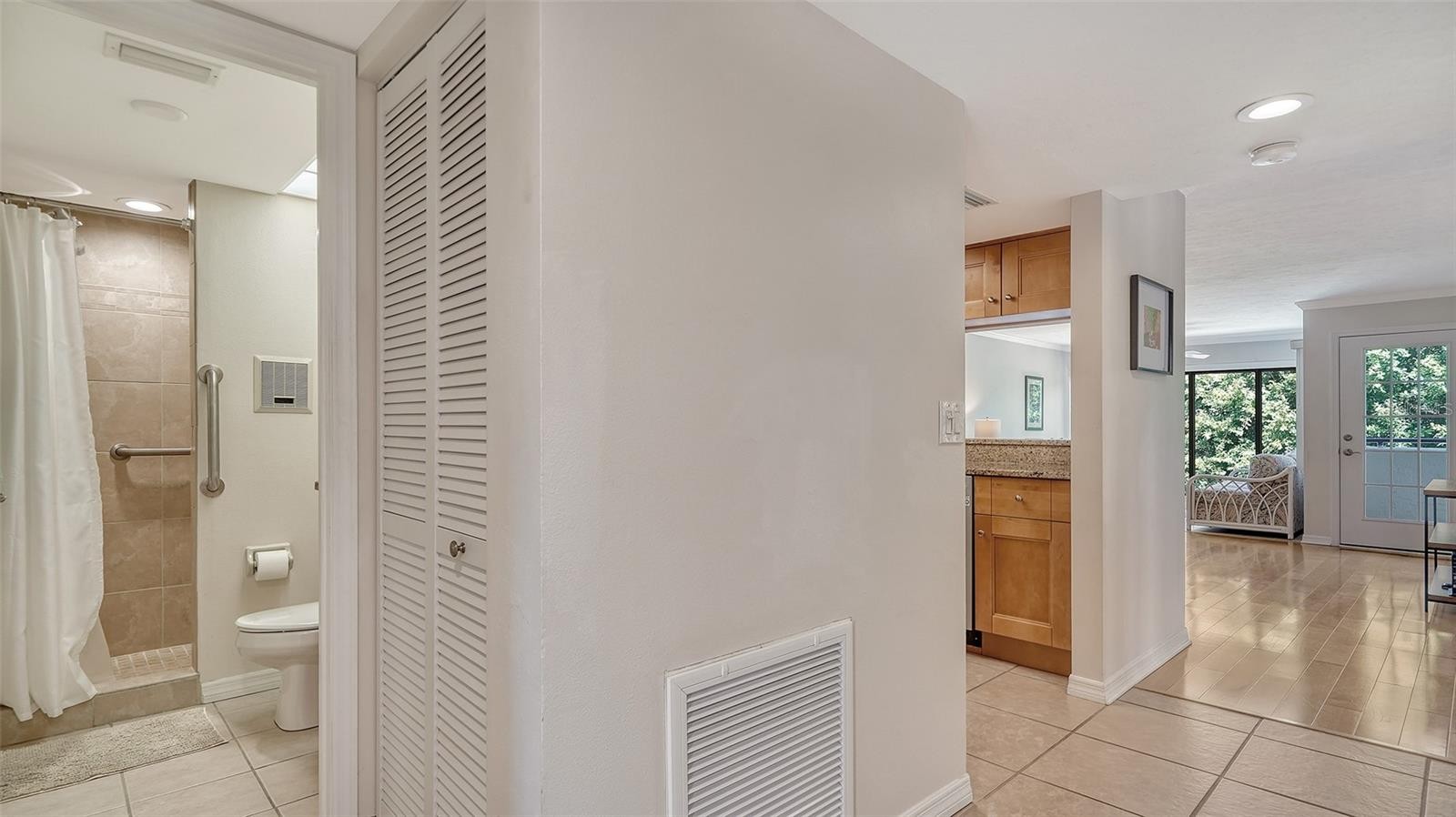 835 S OSPREY AVE #201