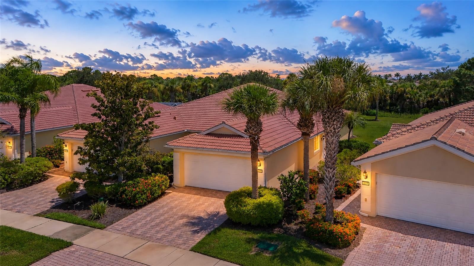 2133 BURGOS DR