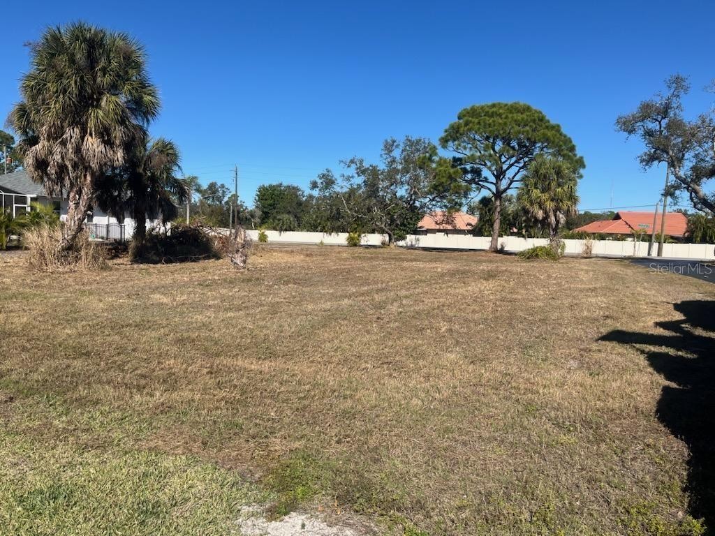 0 LAUREL WOODS DR