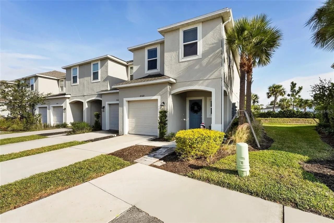8556 LUNAR SKYE ST