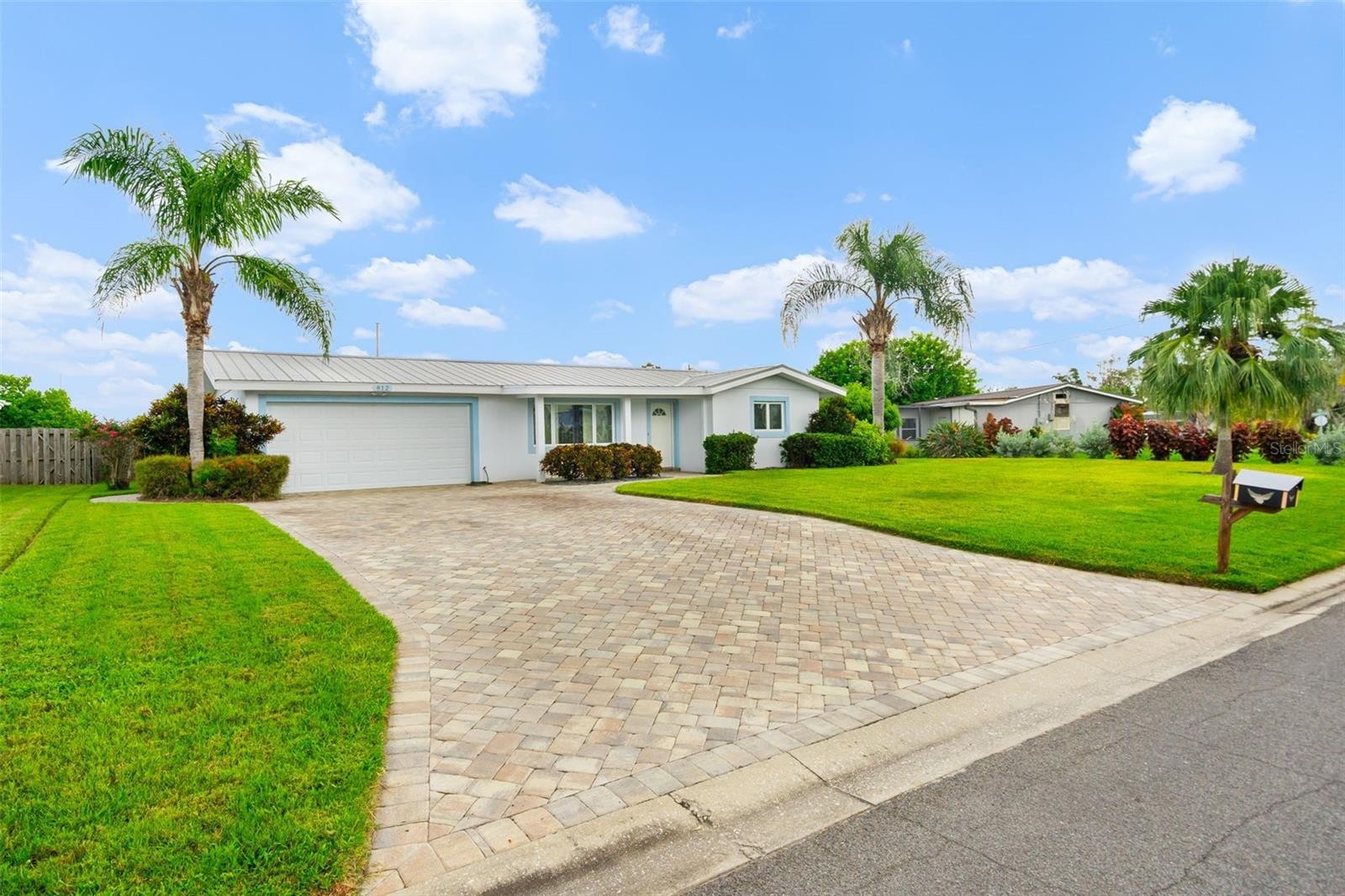 812 ARLINGTON RD