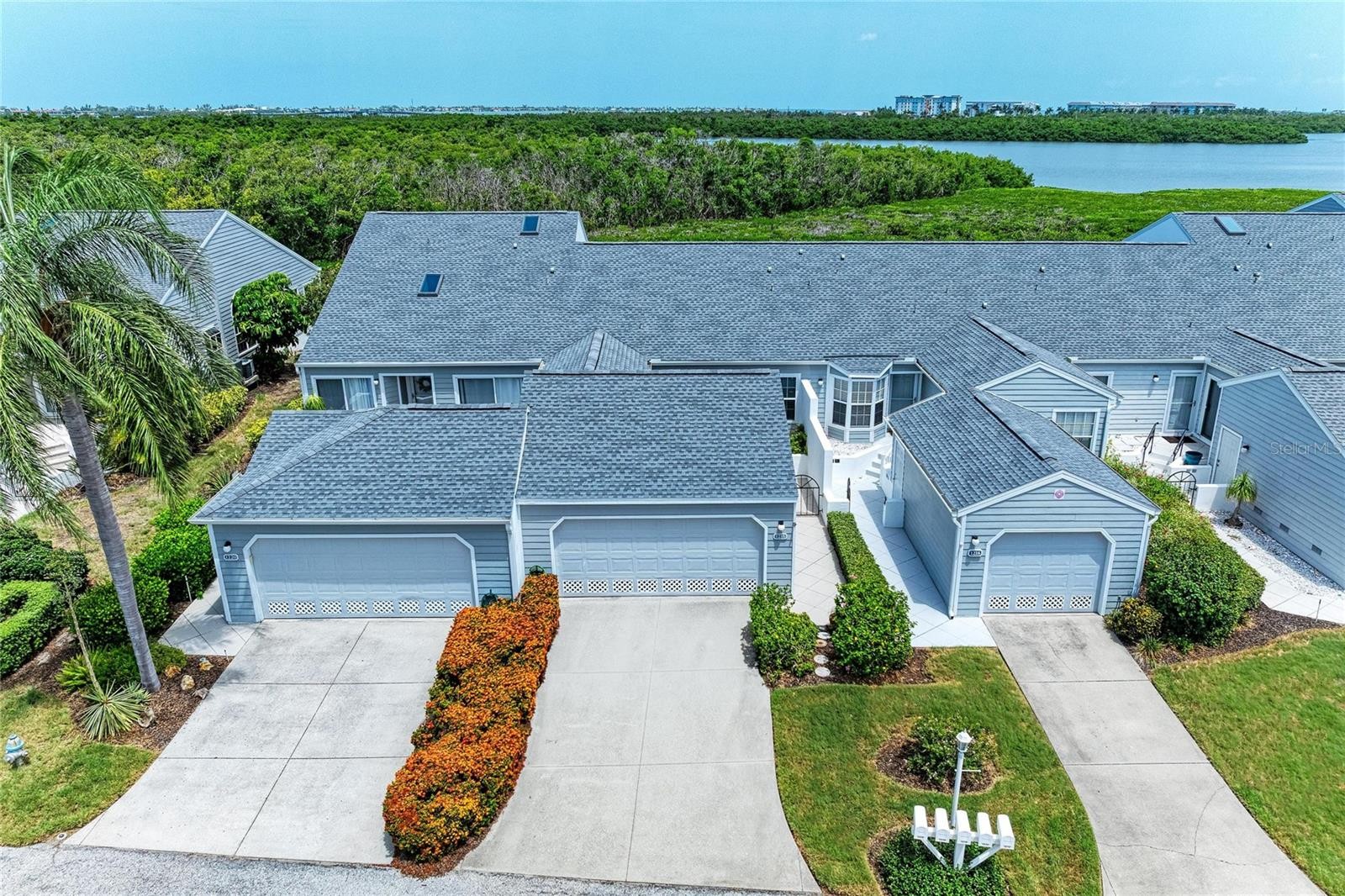 1218 SPOONBILL LANDINGS CIR