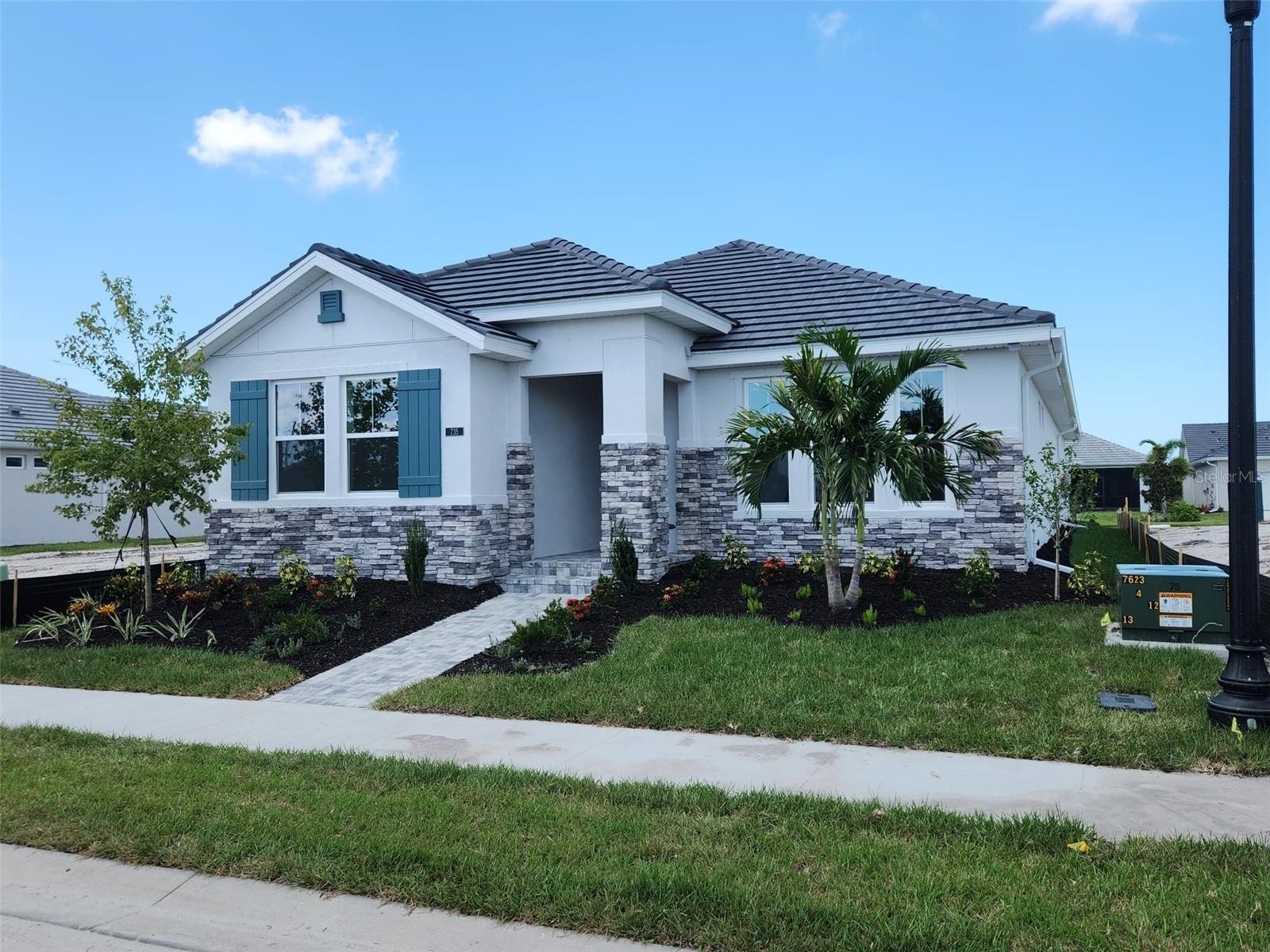 735 ALLORA AVE