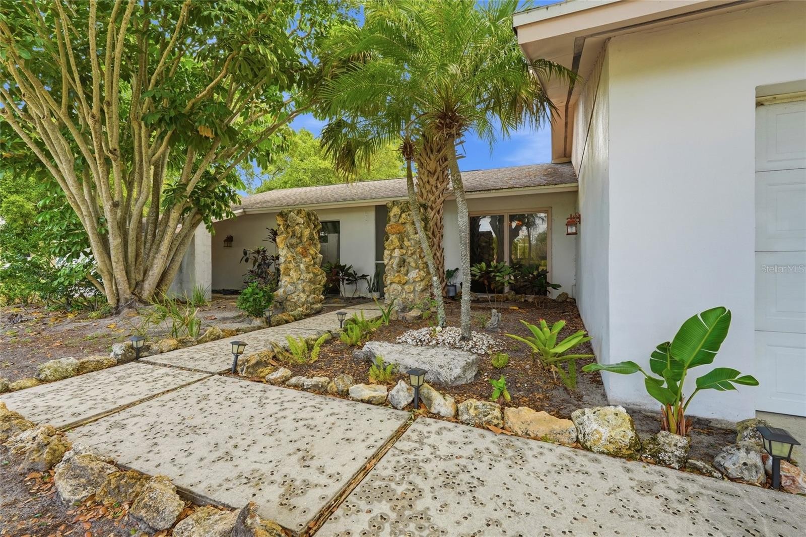 3927 COUNTRY VIEW LN