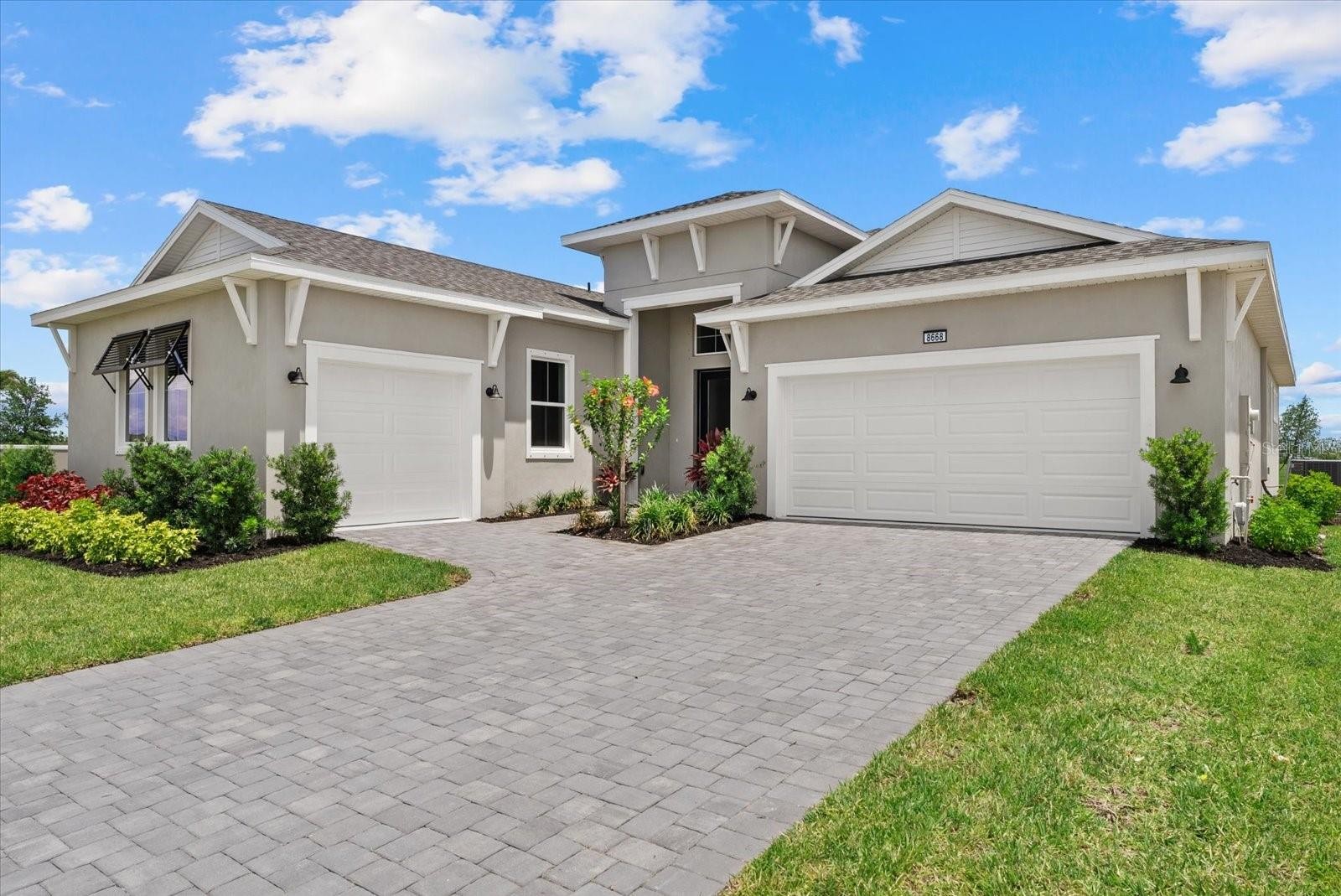 8668 SALMAR LOOP