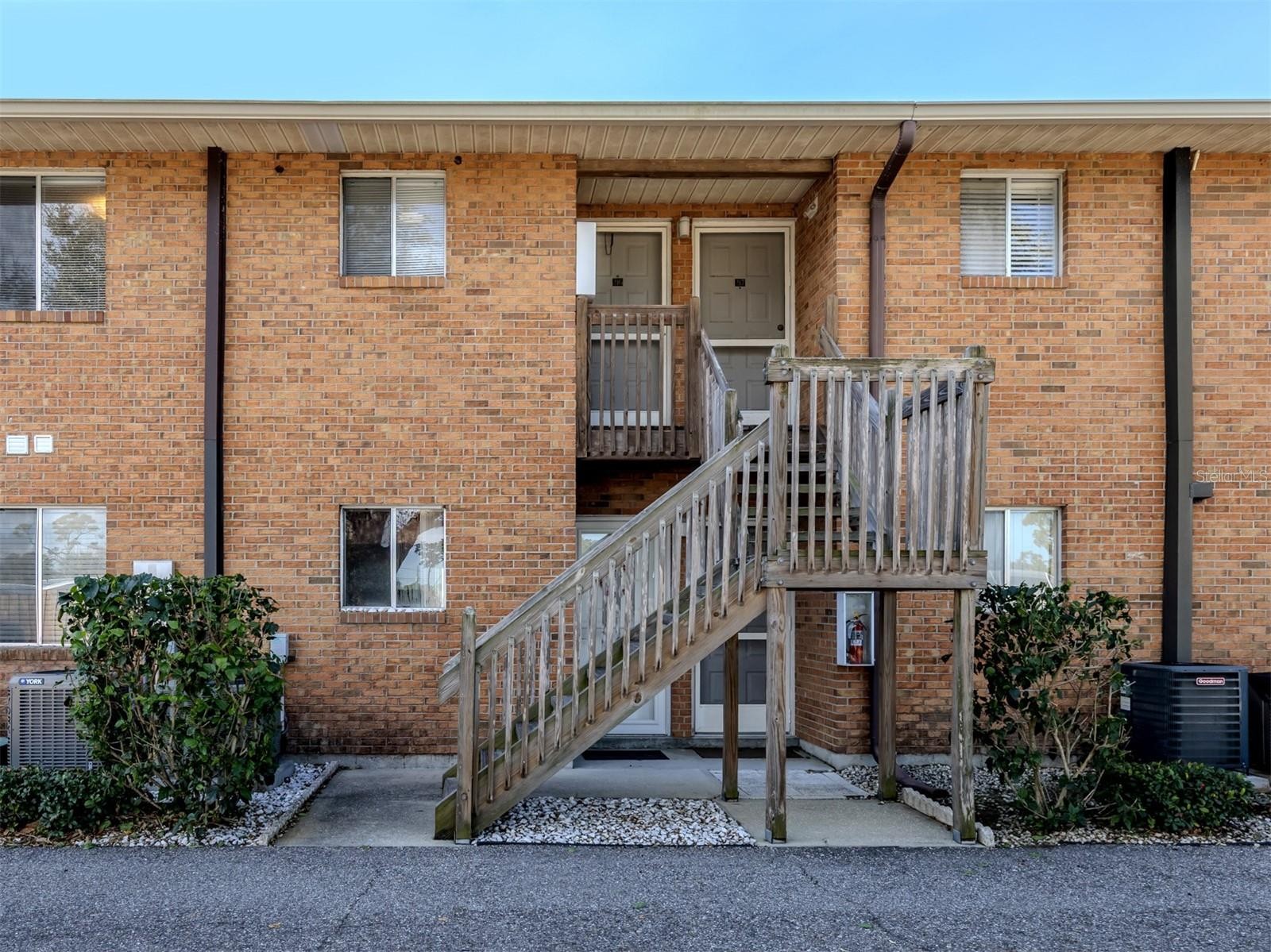 217 AIRPORT AVE W #216