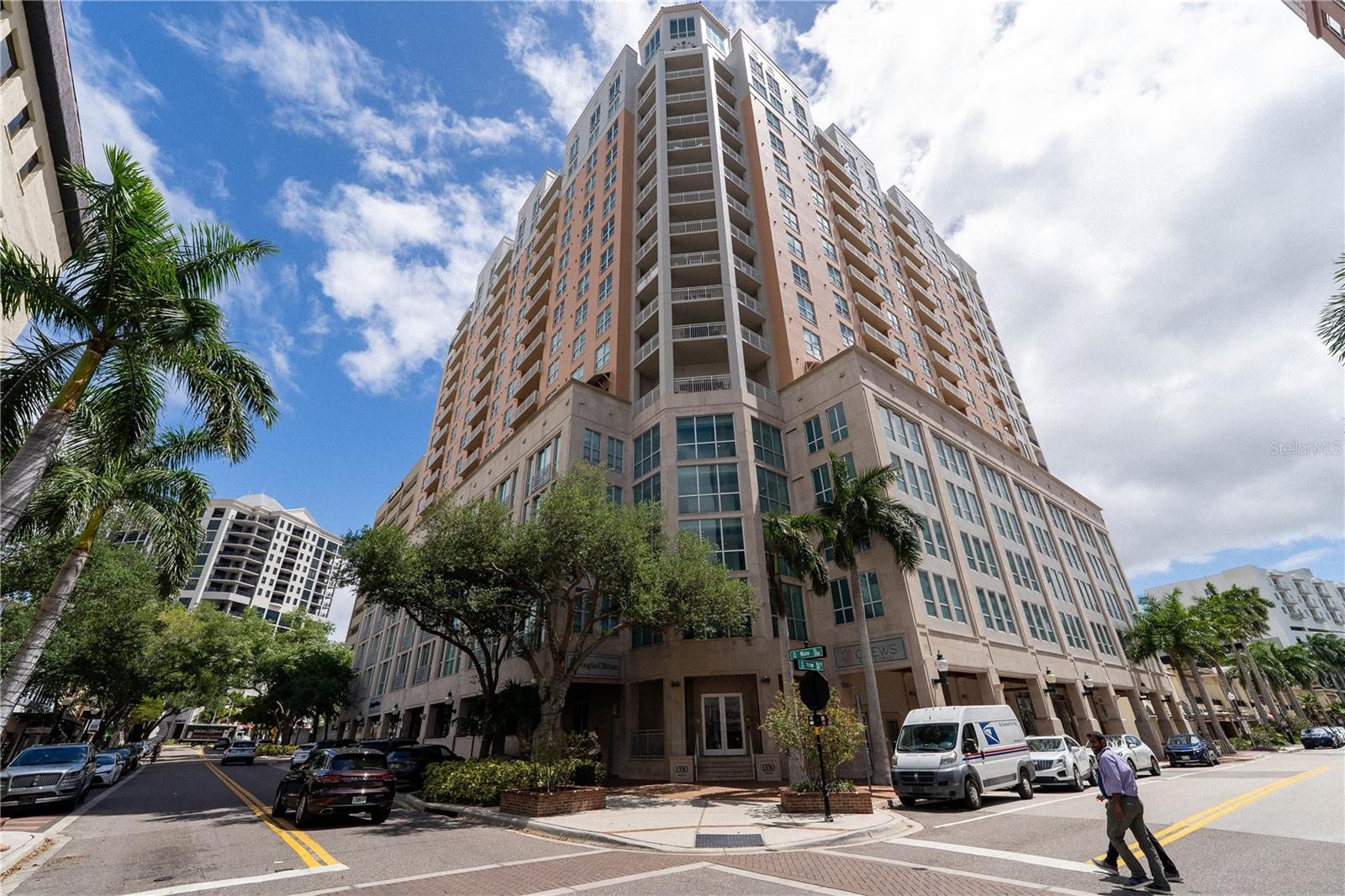 1350 MAIN ST #200