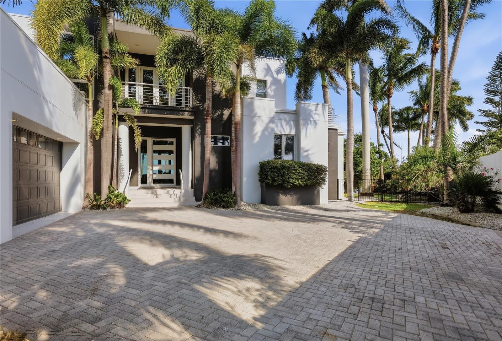 1475 JOHN RINGLING PKWY