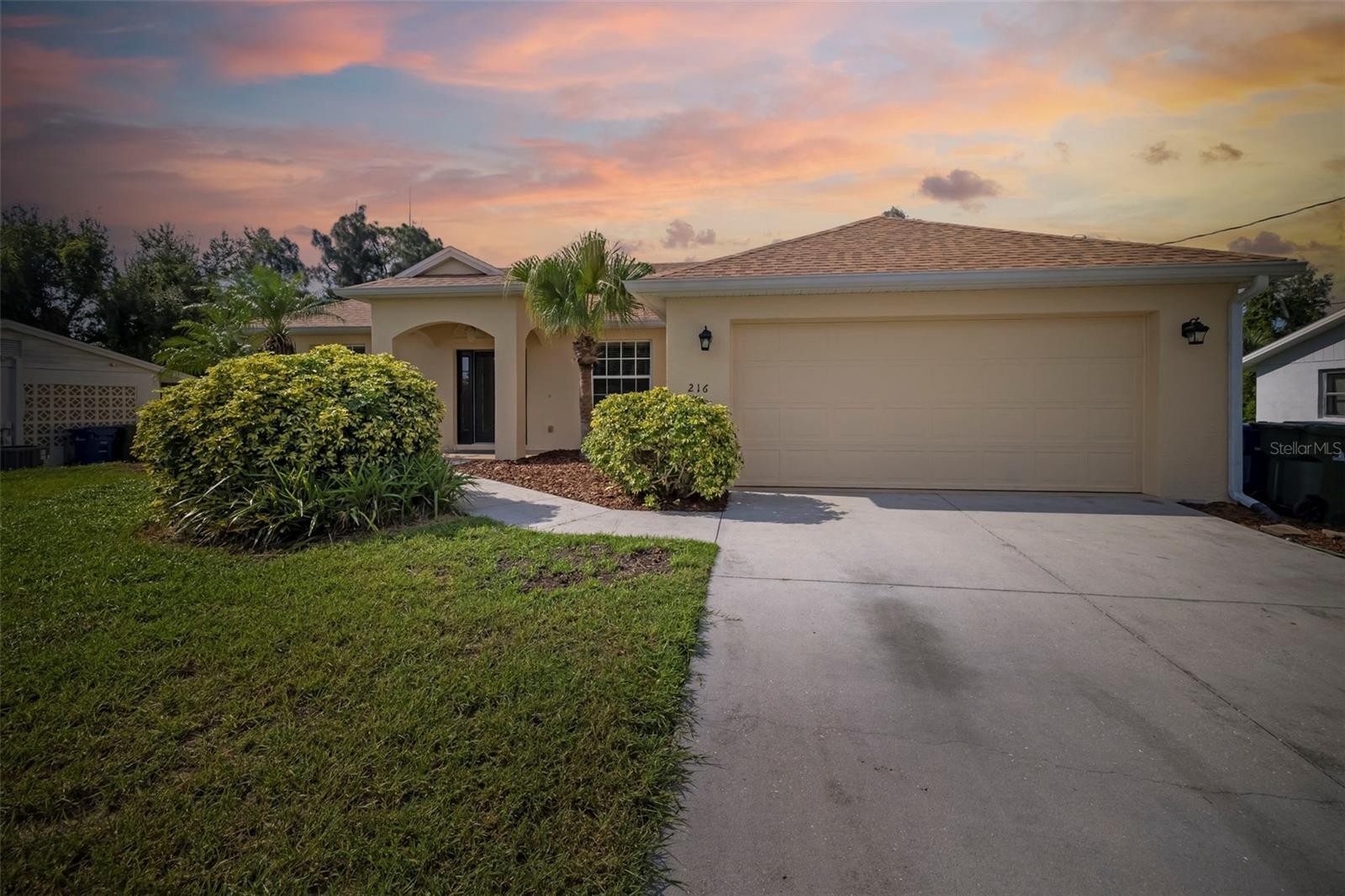 216 HIBISCUS ST
