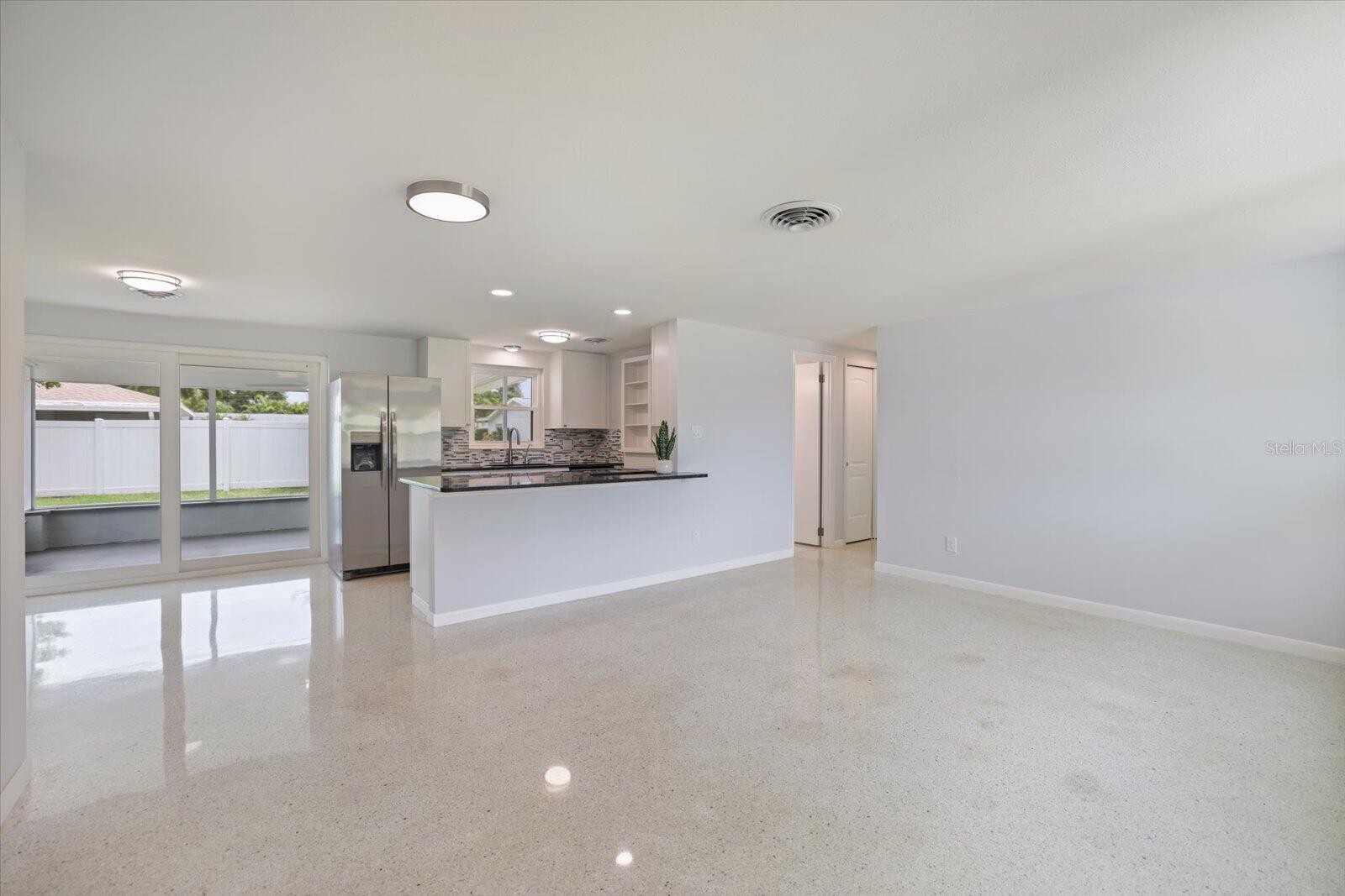 3485 ROSLYN RD