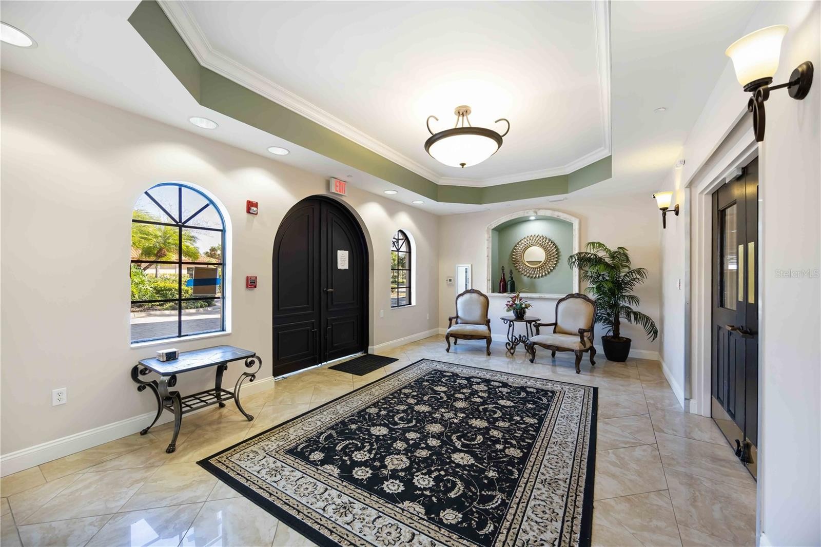 7702 LAKE VISTA CT #305